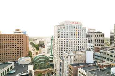 هتل Conrad Indianapolis
