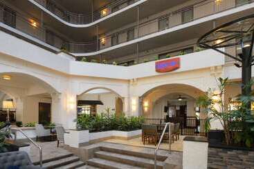 هتل Embassy Suites By Hilton Dallas Dfw Airport South