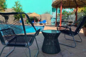 هتل Emerald Beach Resort