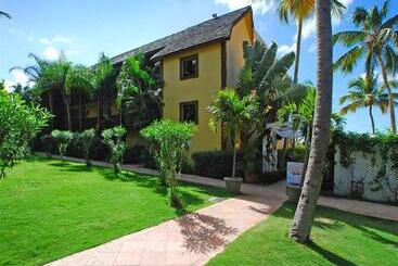 هتل Emerald Beach Resort