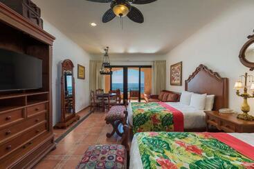 هتل Hacienda Encantada Resort & Residences