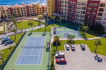 هتل Hacienda Encantada Resort & Residences