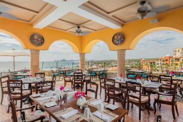 هتل Hacienda Encantada Resort & Residences
