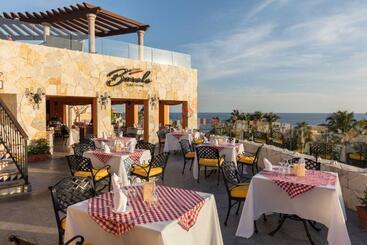 هتل Hacienda Encantada Resort & Residences