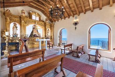 هتل Hacienda Encantada Resort & Residences