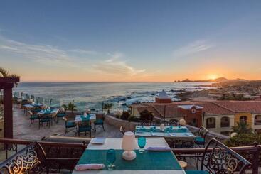 هتل Hacienda Encantada Resort & Residences