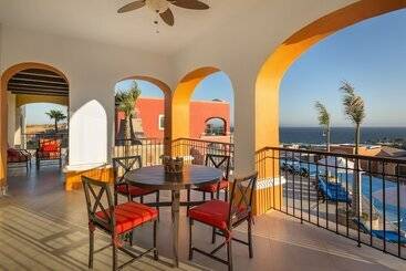 هتل Hacienda Encantada Resort & Residences