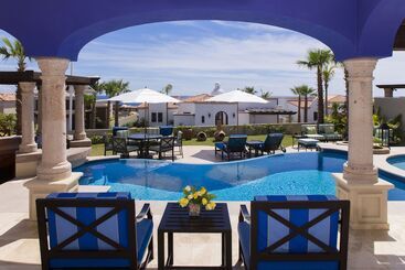هتل Hacienda Encantada Resort & Residences