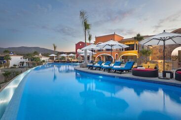 هتل Hacienda Encantada Resort & Residences