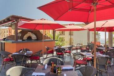 هتل Hacienda Encantada Resort & Residences