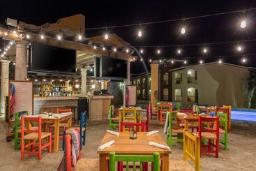 هتل Hacienda Encantada Resort & Residences