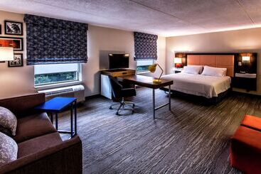 هتل Hampton Inn & Suites Staten Island