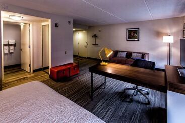 هتل Hampton Inn & Suites Staten Island