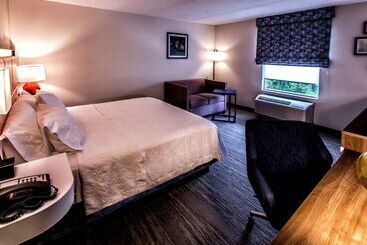 هتل Hampton Inn & Suites Staten Island