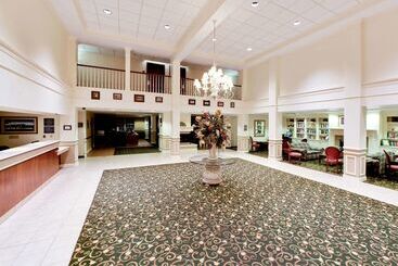 هتل Hawthorn Suites By Wyndham Louisville East