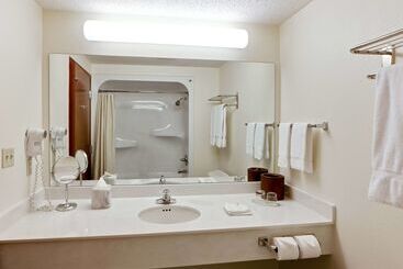 هتل Hawthorn Suites By Wyndham Louisville East