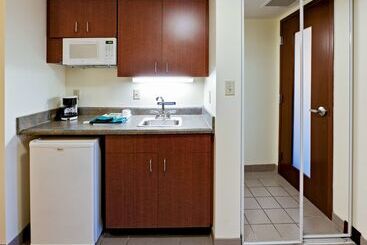 هتل Hawthorn Suites By Wyndham Louisville East