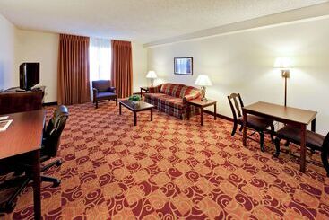 هتل Hawthorn Suites By Wyndham Louisville East