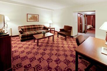 هتل Hawthorn Suites By Wyndham Louisville East