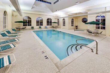 هتل Hawthorn Suites By Wyndham Louisville East