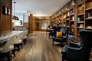 هتل Hilton Boston Park Plaza
