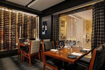 هتل Hilton Boston Park Plaza