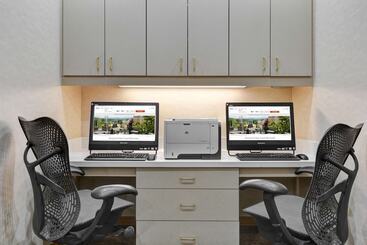 هتل Hilton Garden Inn Jacksonville Jtb/deerwood Park