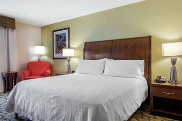 هتل Hilton Garden Inn Portland Airport