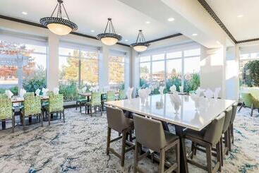 هتل Hilton Garden Inn Tulsa South