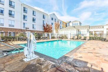 هتل Hilton Garden Inn Tulsa South