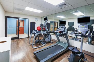 هتل Holiday Inn Express & Suites Houston   Memorial Park Area, An Ihg