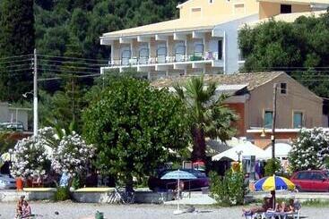 هتل Ipsos Beach