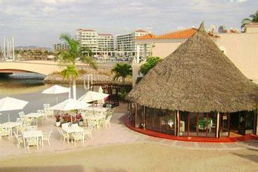 هتل Isla Mazatlan Residence Club