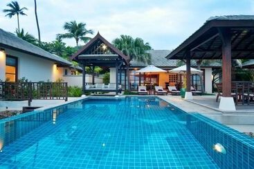 هتل Kanda Residences Pool Villas
