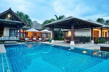هتل Kanda Residences Pool Villas