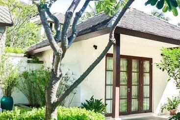 هتل Kanda Residences Pool Villas
