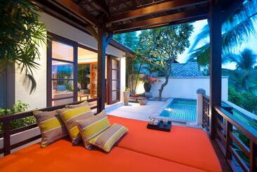 هتل Kanda Residences Pool Villas