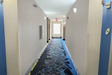 هتل La Quinta Inn & Suites By Wyndham Jackson North