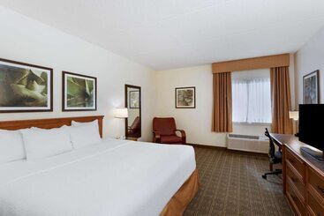 هتل La Quinta Inn & Suites By Wyndham Jacksonville Mandarin