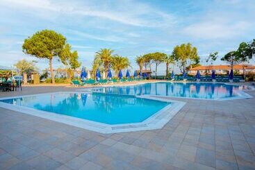 هتل Le Monde Beach Resort & Spa