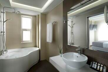 Melrose Rethymno By Mage Hotels