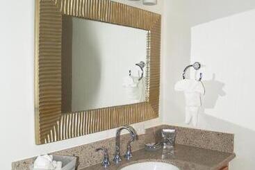 هتل Park Royal Homestay Club Cala Puerto Rico