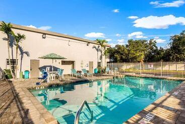 هتل Quality Inn Bradenton  Sarasota North
