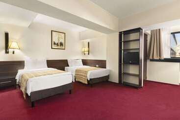 هتل Ramada Iasi City Center