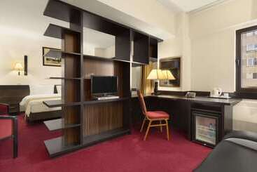 هتل Ramada Iasi City Center