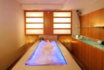 هتل Richmond Nua Wellness Spa   Adult Only