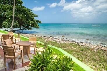 هتل Sol Caribe Providencia