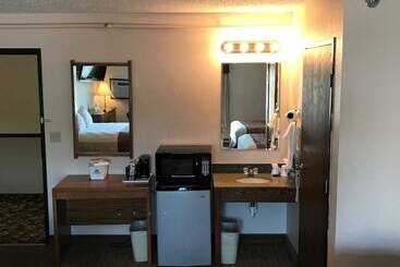 هتل Super 8 By Wyndham Rapid City