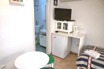 هتل Villa Elly
