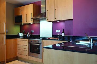 Marlin Apartments  London Bridge Empire Square